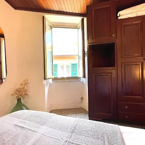 https://historic-downtown-home-by-the-sea-with-king-bed.hotelitalianriviera.com